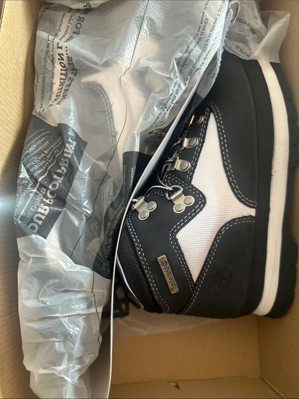Timberland kids navy and White Rugged Hiker boot size youth 5